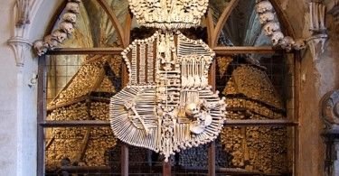 Храм из костей в Чехии